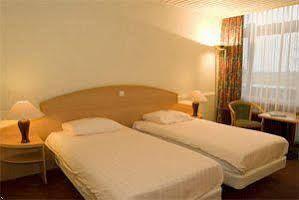 Tulip Inn Maastricht Aachen Airport Bagian luar foto