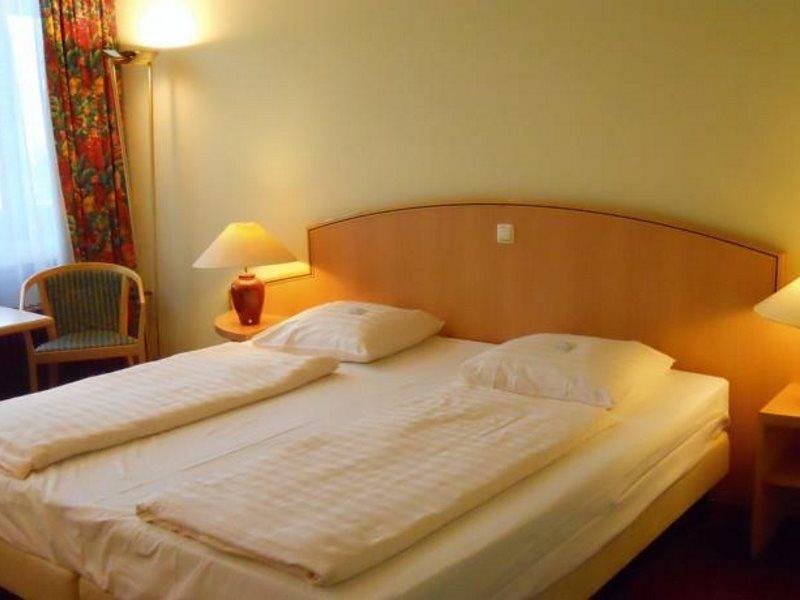 Tulip Inn Maastricht Aachen Airport Bagian luar foto